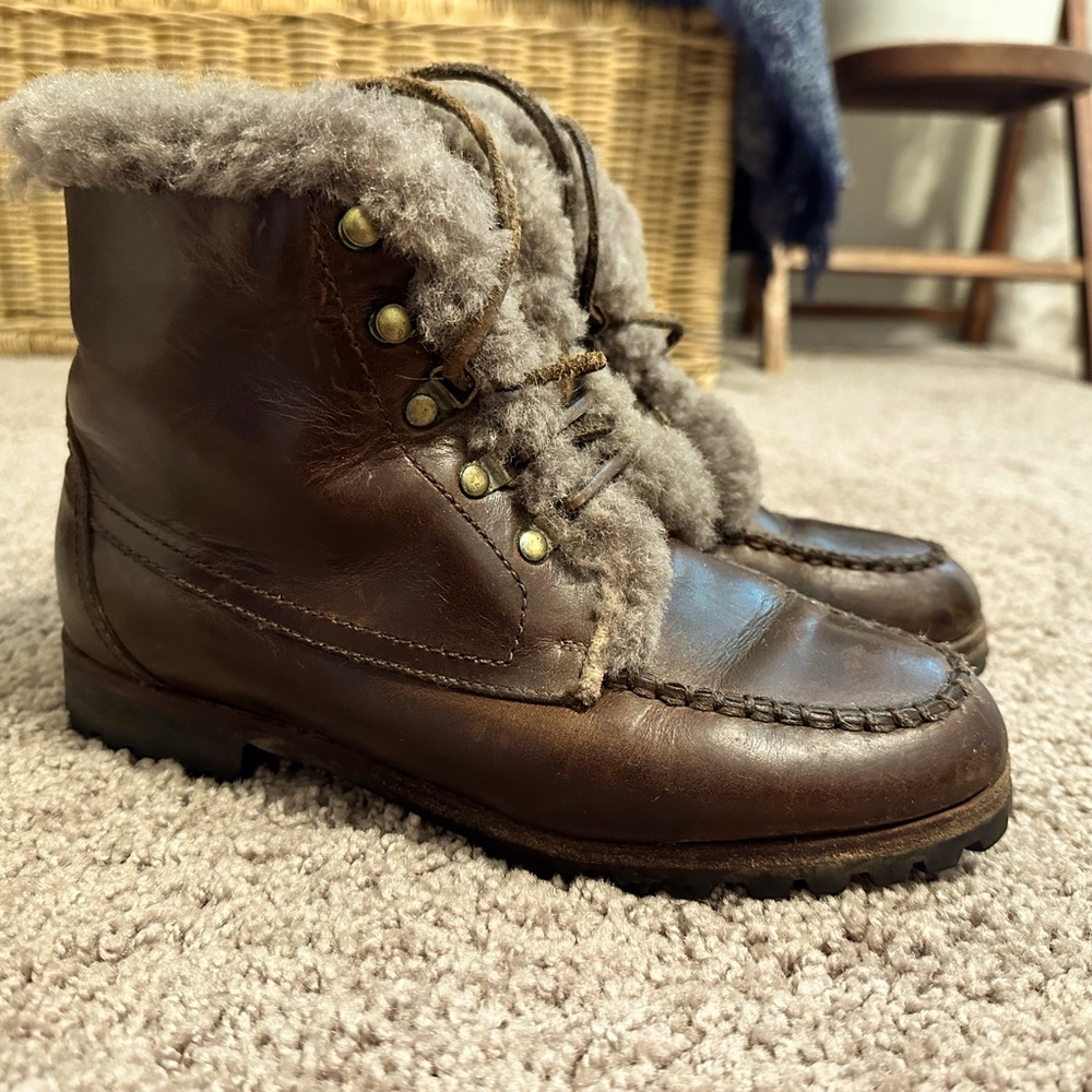 Cole Haan Brown Leather
Shearling Lined Lace Up
Ankle Boots 7.5